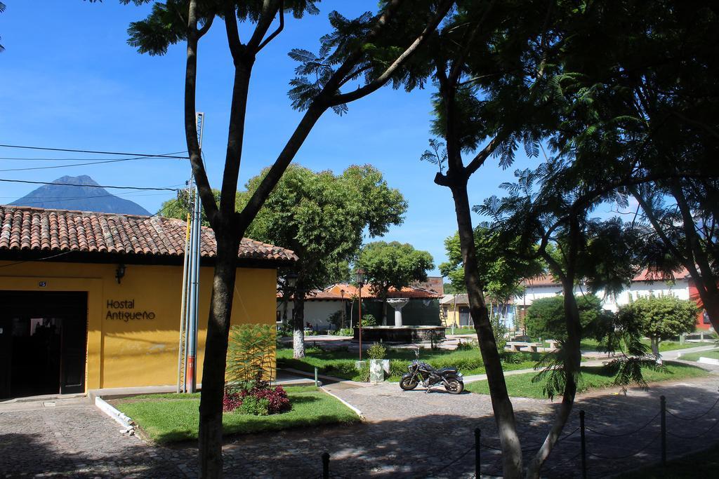 Hostal Antigueeno Antigua Екстер'єр фото