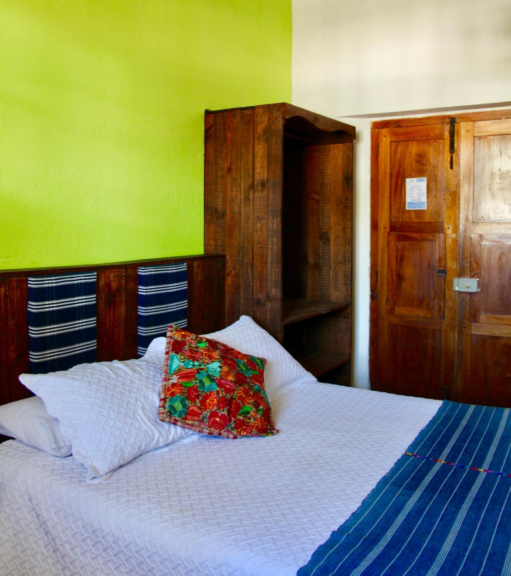 Hostal Antigueeno Antigua Екстер'єр фото