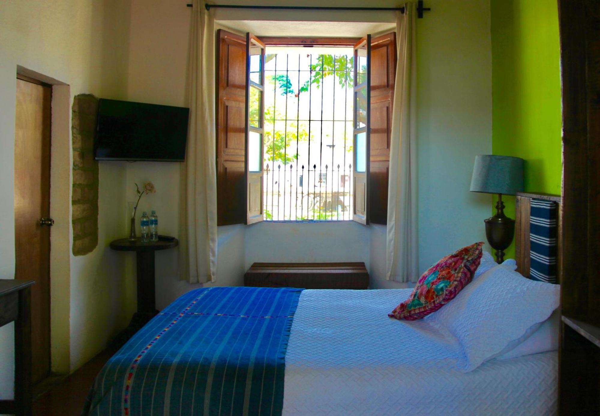 Hostal Antigueeno Antigua Екстер'єр фото