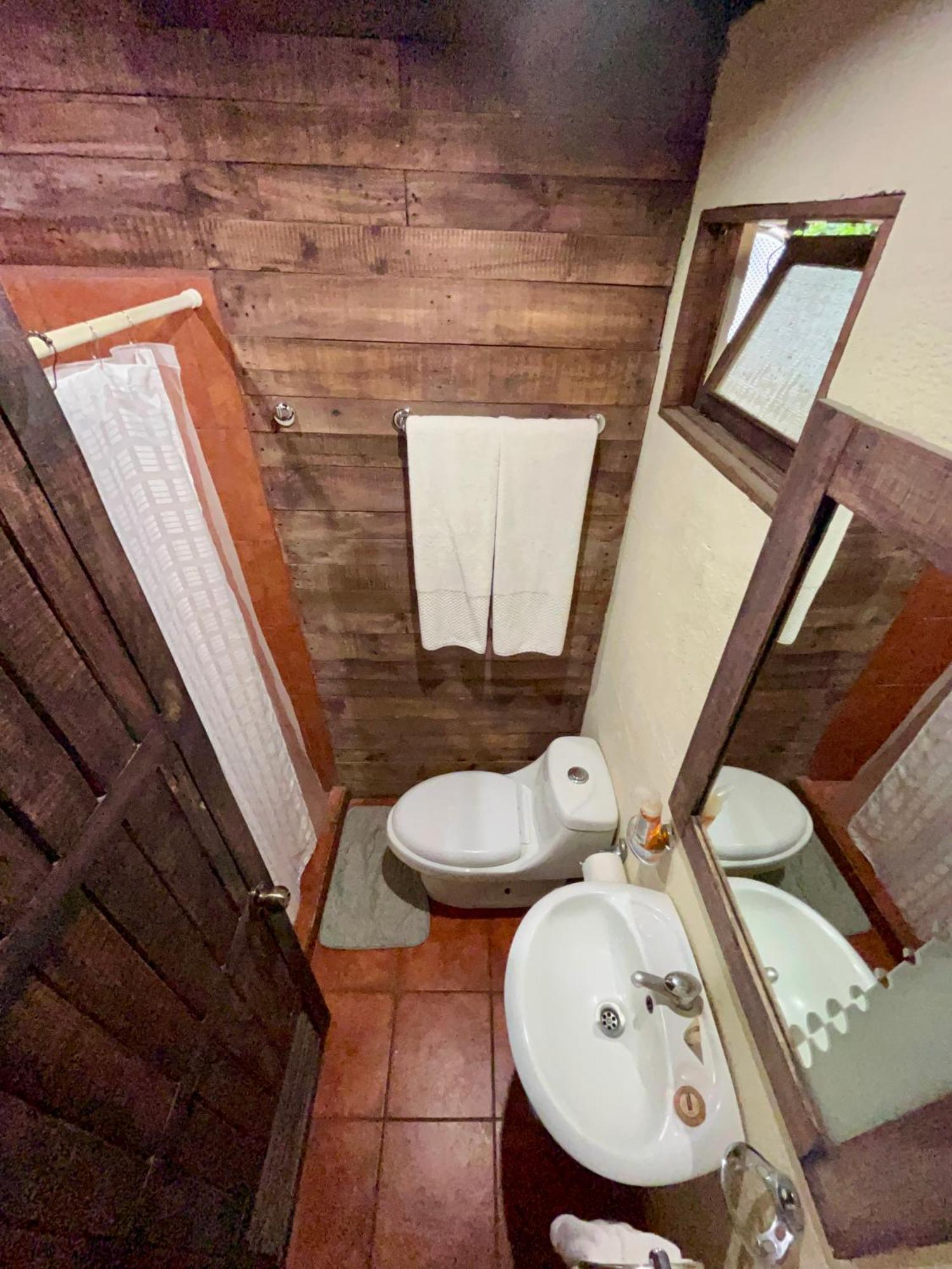 Hostal Antigueeno Antigua Екстер'єр фото