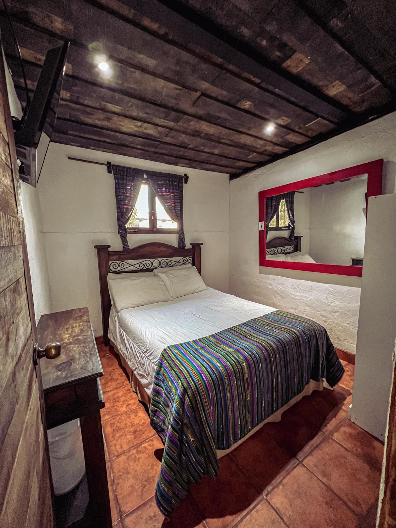 Hostal Antigueeno Antigua Екстер'єр фото